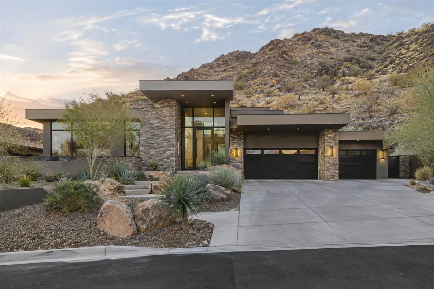 Ascaya: modern hillside estate in Henderson