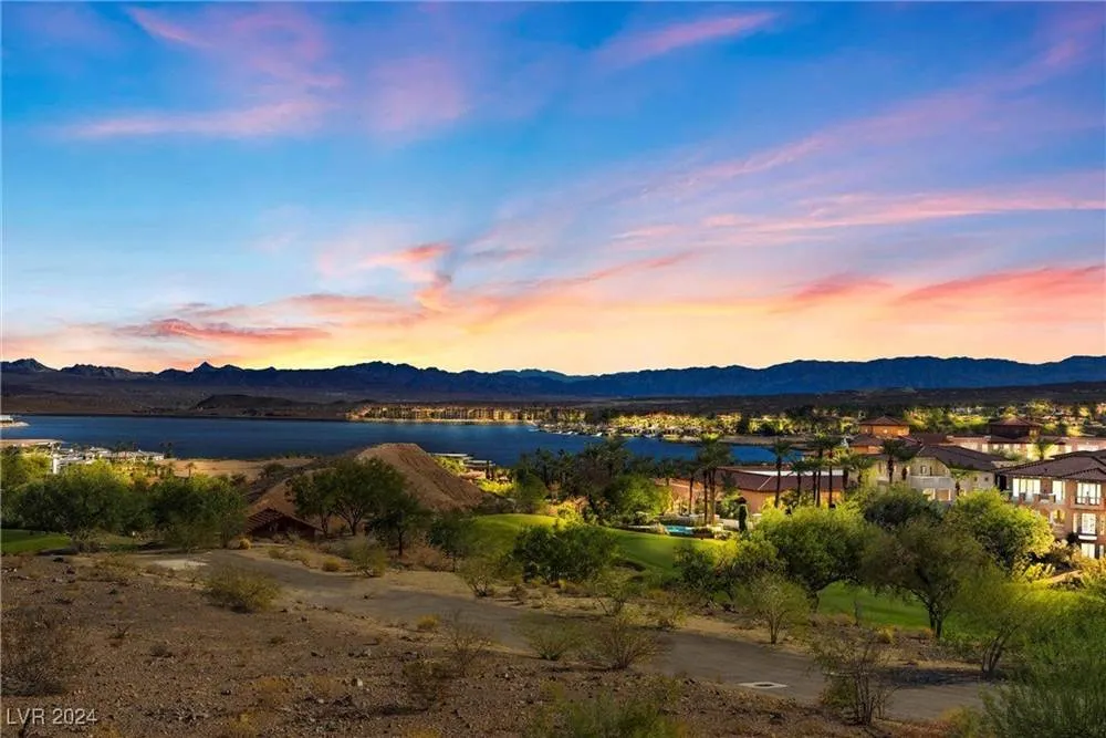 Las Vegas real estate FAQ: Lake Las Vegas waterfront